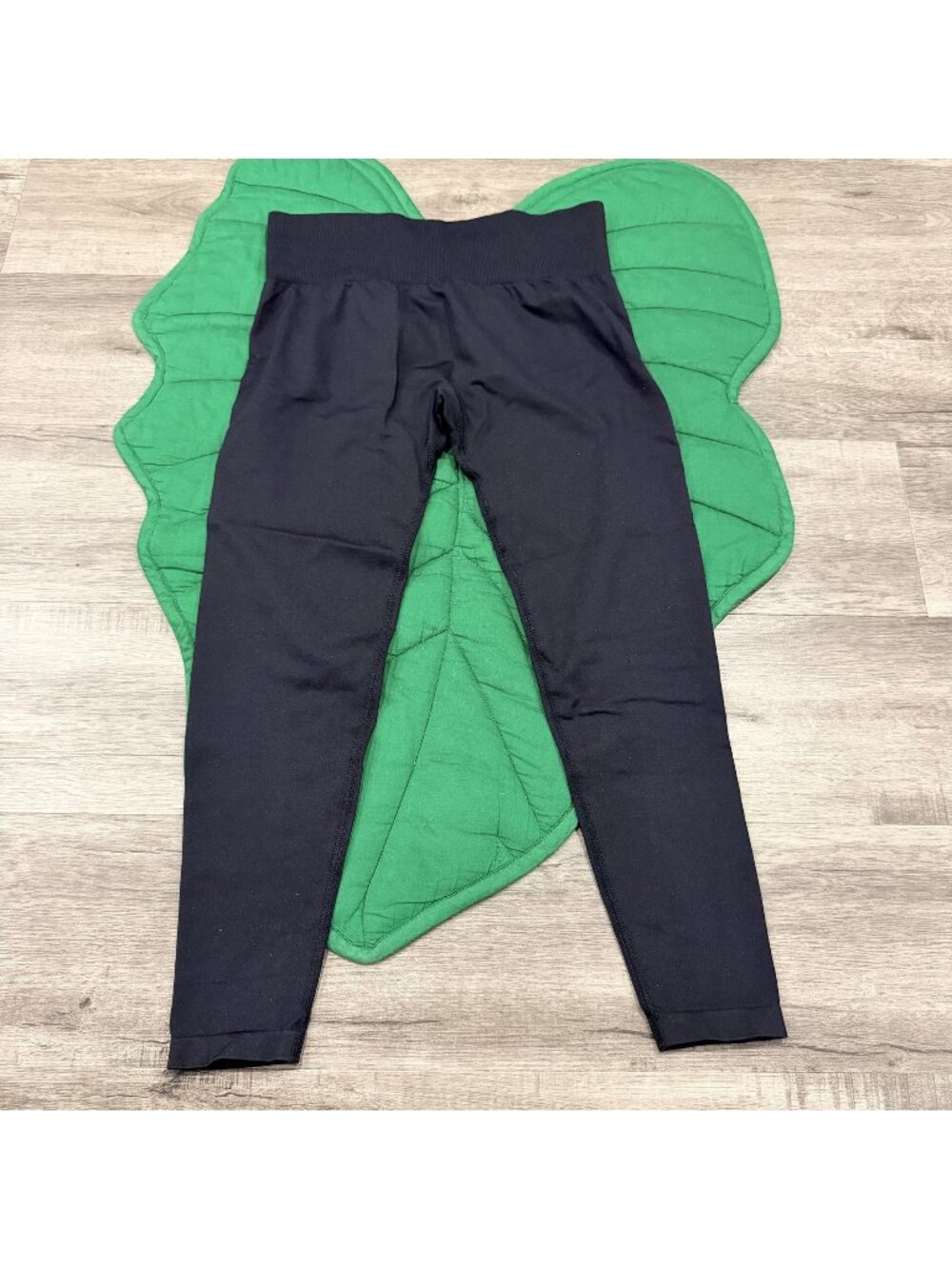 Halara Womens Medium Black OneForm Seamless Flow Mid Rise Tummy Control Leggings